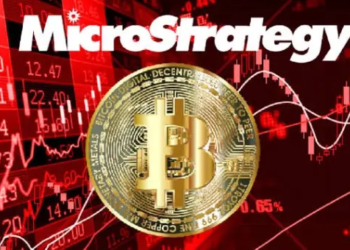 MicroStrategy Bitcoin Satın Alırken ve Tarihinde İlk Kez Satış Yaptı